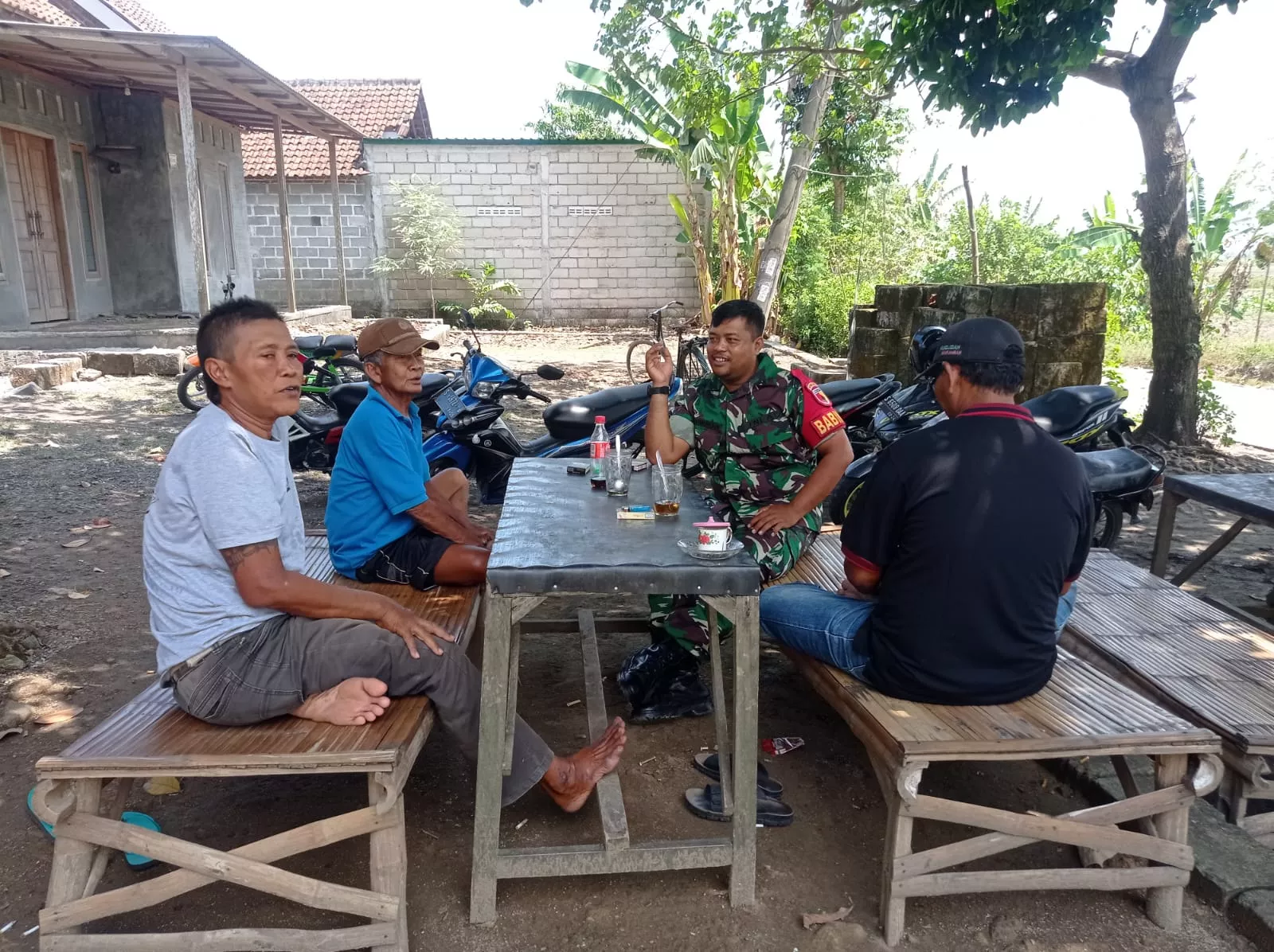 Babinsa Koramil Kudu Jalin Komunikasi dengan Tokoh Masyarakat Sumbernongko