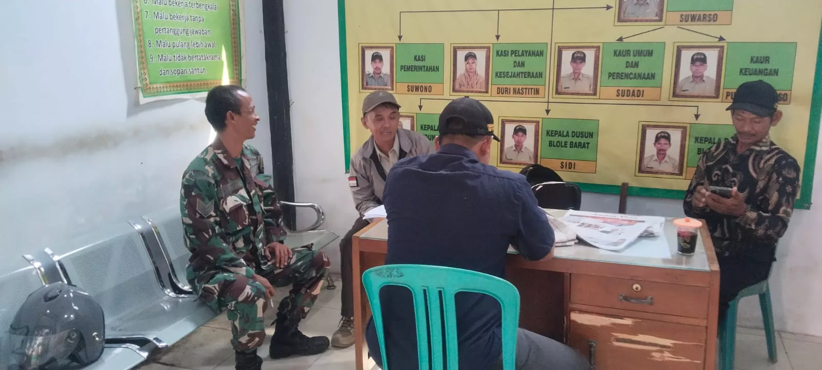 Babinsa Koramil Ploso Perkuat Sinergitas dengan Perangkat Desa Pandanblole