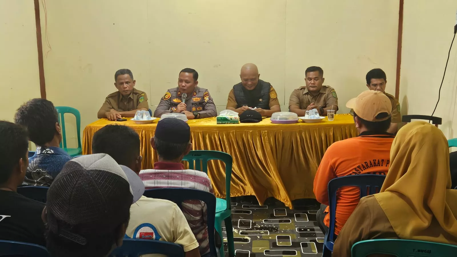 Cegah Karhutla, Polsek Tanah Merah Sosialisasi Bahaya Kebakaran Hutan dan Lahan Kepada Masyarakat Tiga Desa di wilayah Hukumnya