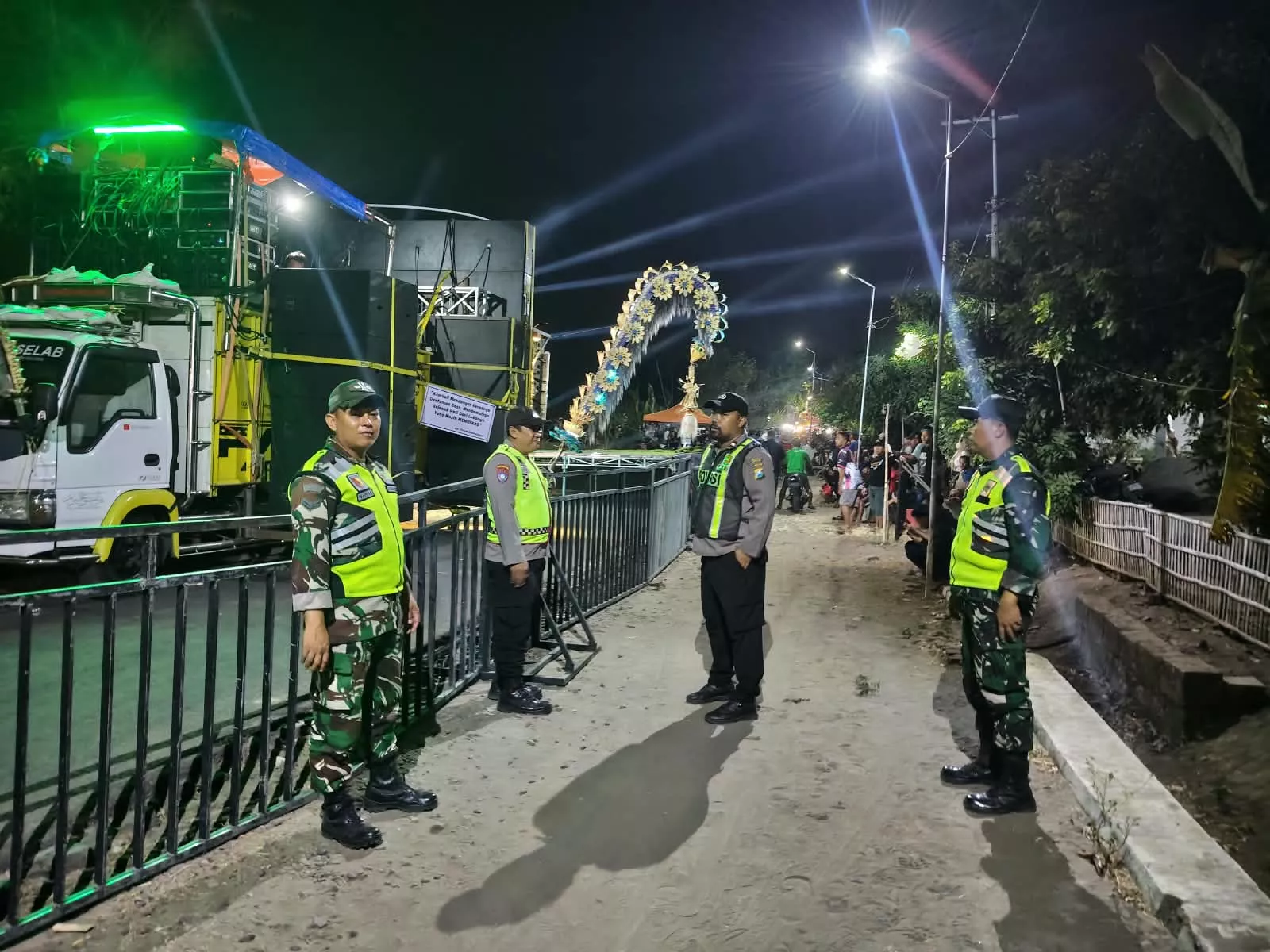 Babinsa Sumobito Kawal Sound Horeg di Desa Curahmalang