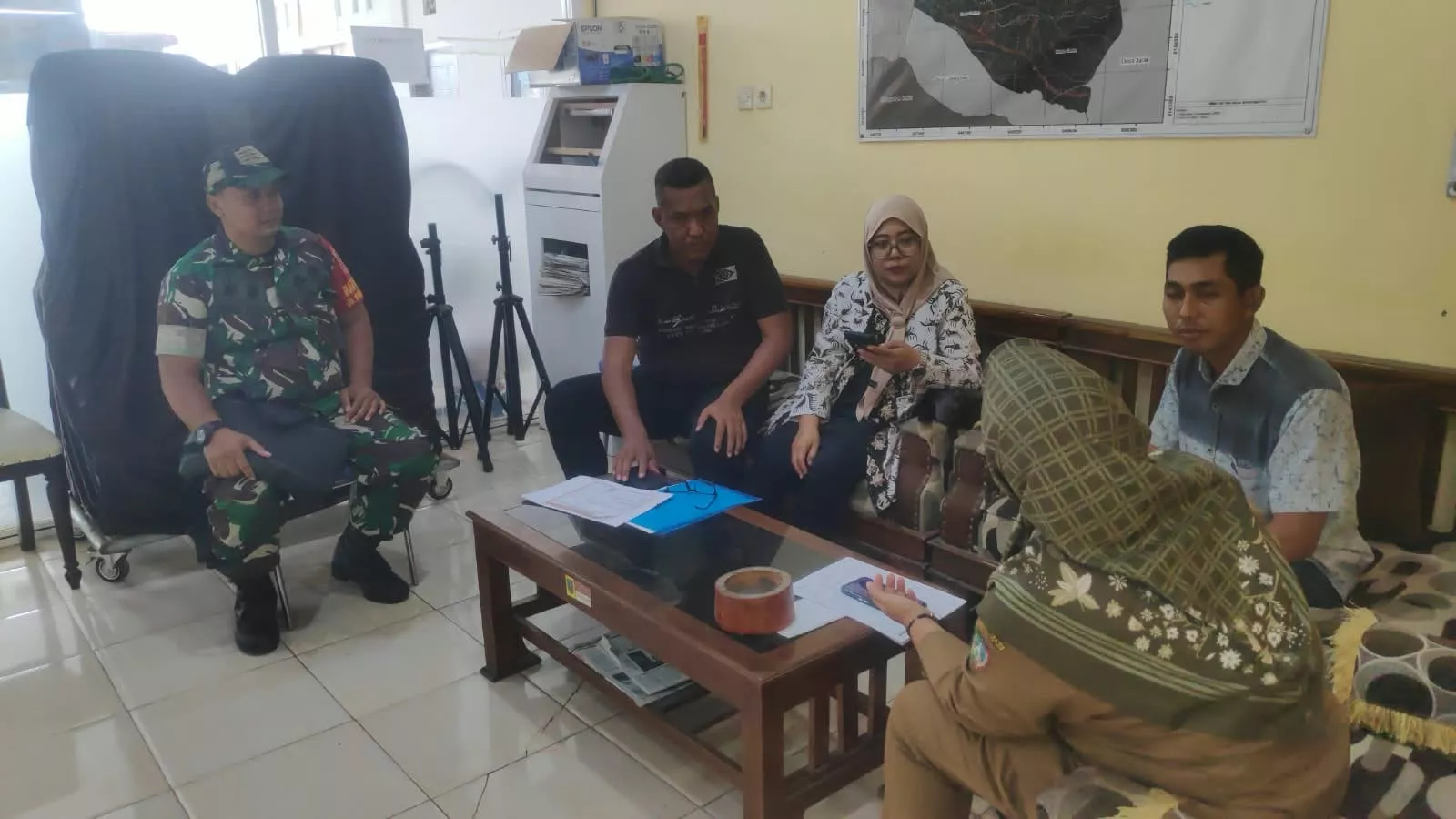 Babinsa Wonosalam Tingkatkan Komsos dengan Perangkat Desa Wonomerto