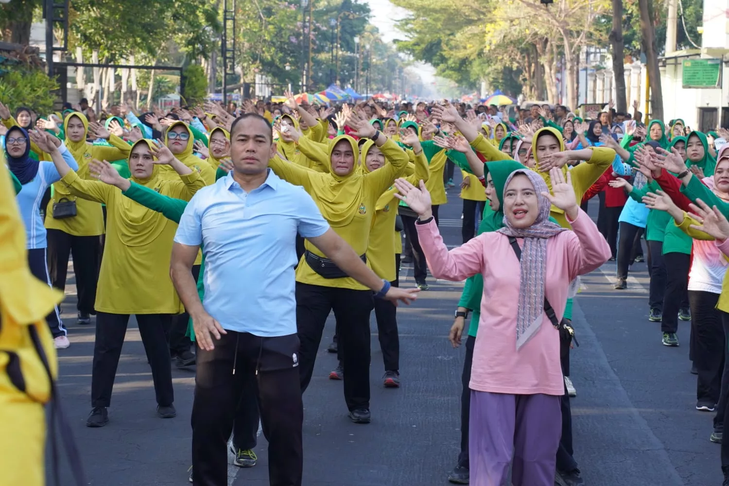 Kodim 0814/Jombang Gelar Senam, Makan Gratis, dan Bazar UMKM Sambut HUT TNI ke-81