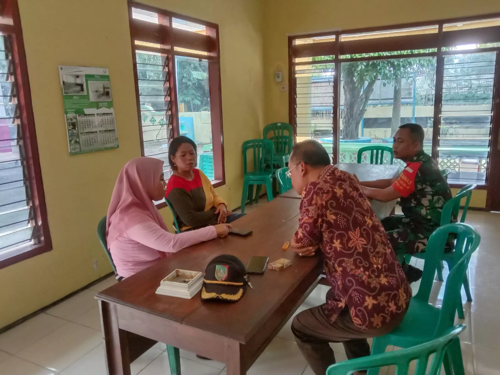 Babinsa Mojowarno Intensifkan Komsos dengan Warga Desa Karanglo