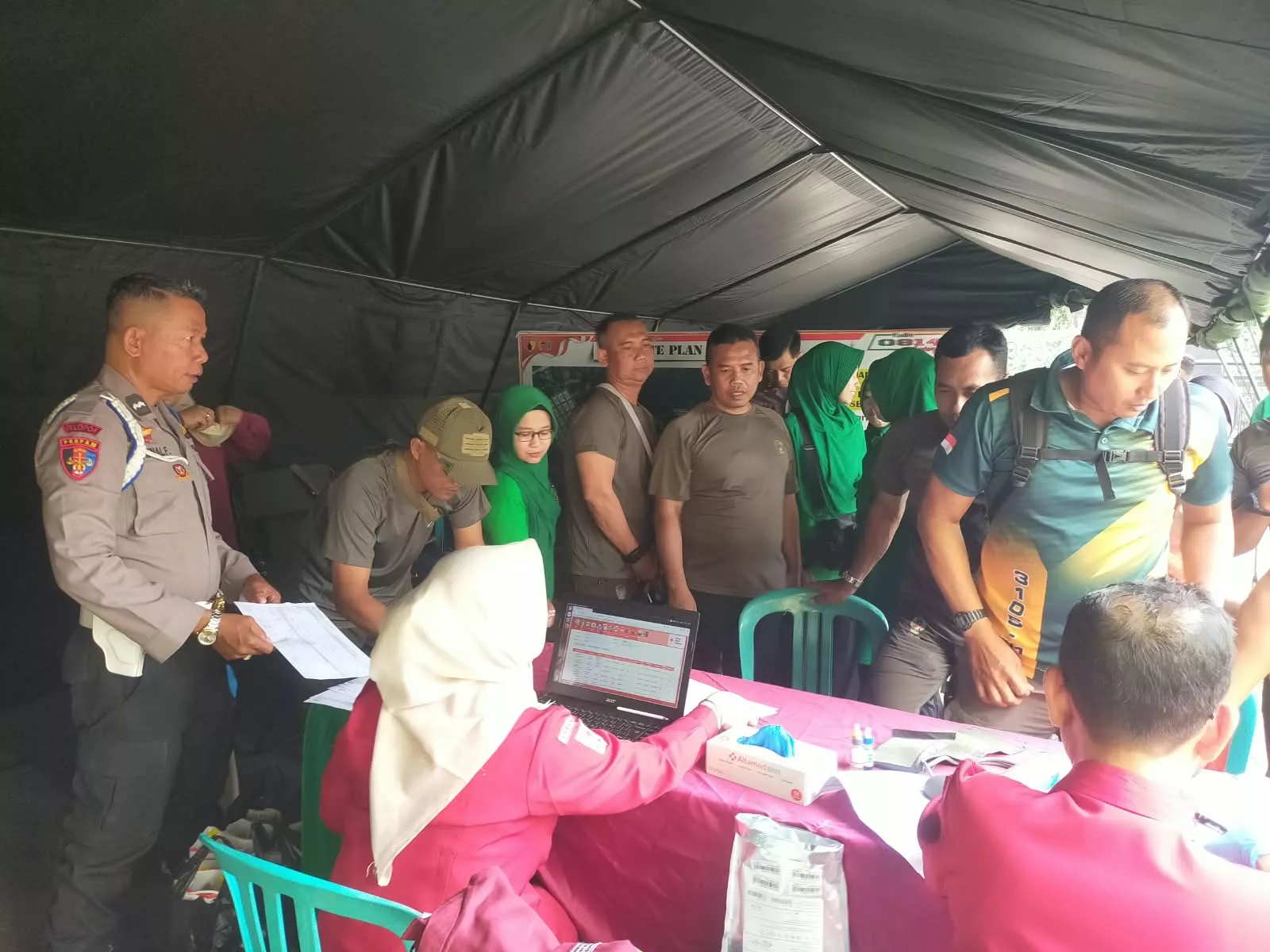 Koramil Jombang Ikuti Donor Darah Sambut HUT TNI ke-81