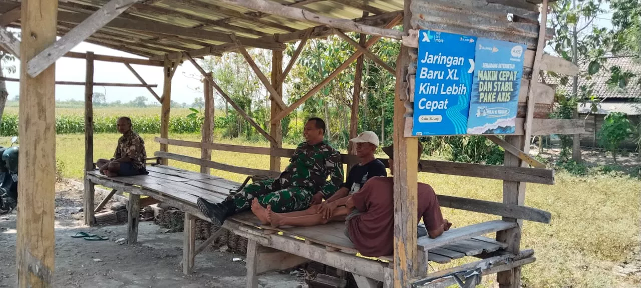 Bati Komsos Koramil Plandaan Gelar Komunikasi Sosial dengan Warga