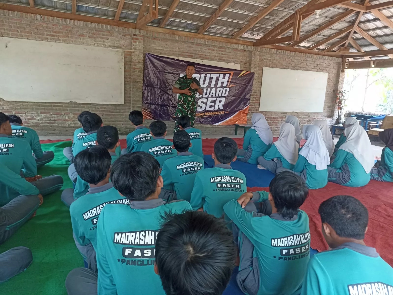 Babinsa Wonosalam Bekali Wasbang Pelajar MA Fasher Pangklungan