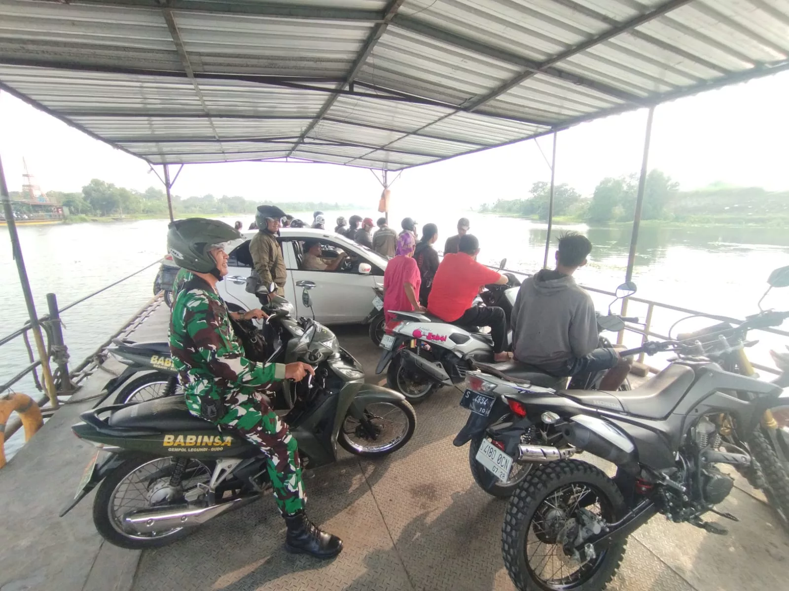 TMMD ke-130 di Plandaan Jombang Tingkatkan Penumpang Tambangan Perahu
