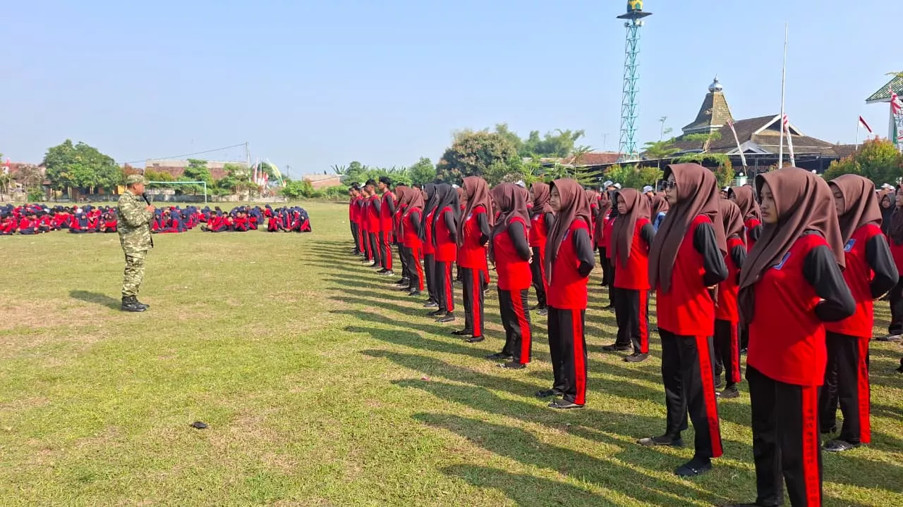 Pelajar di SMKN Gudo Dibekali Pembinaan Mental dan Fisik