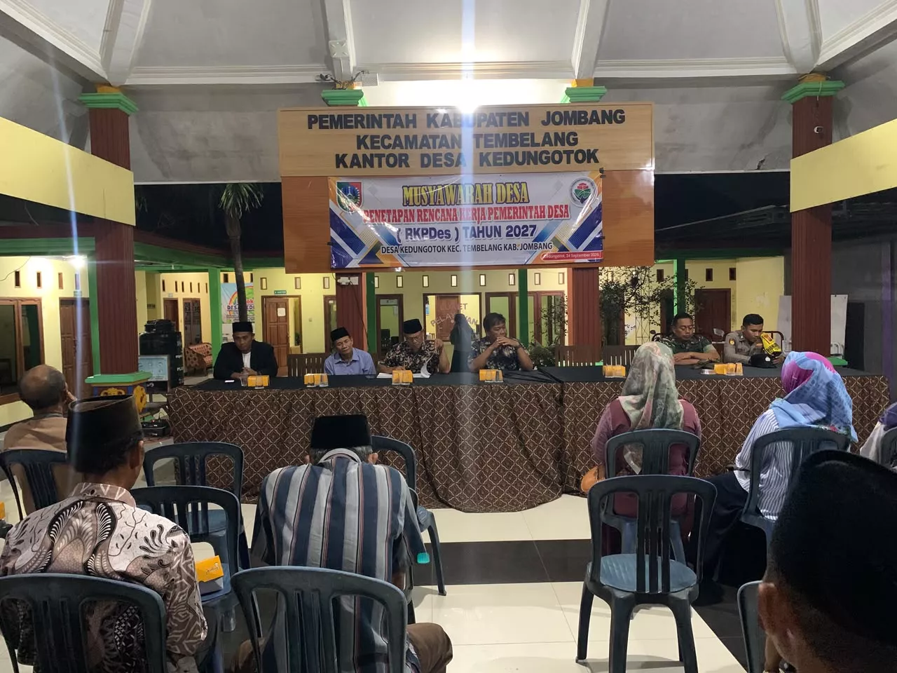 Babinsa Tembelang Kawal Musdes Kedungotok
