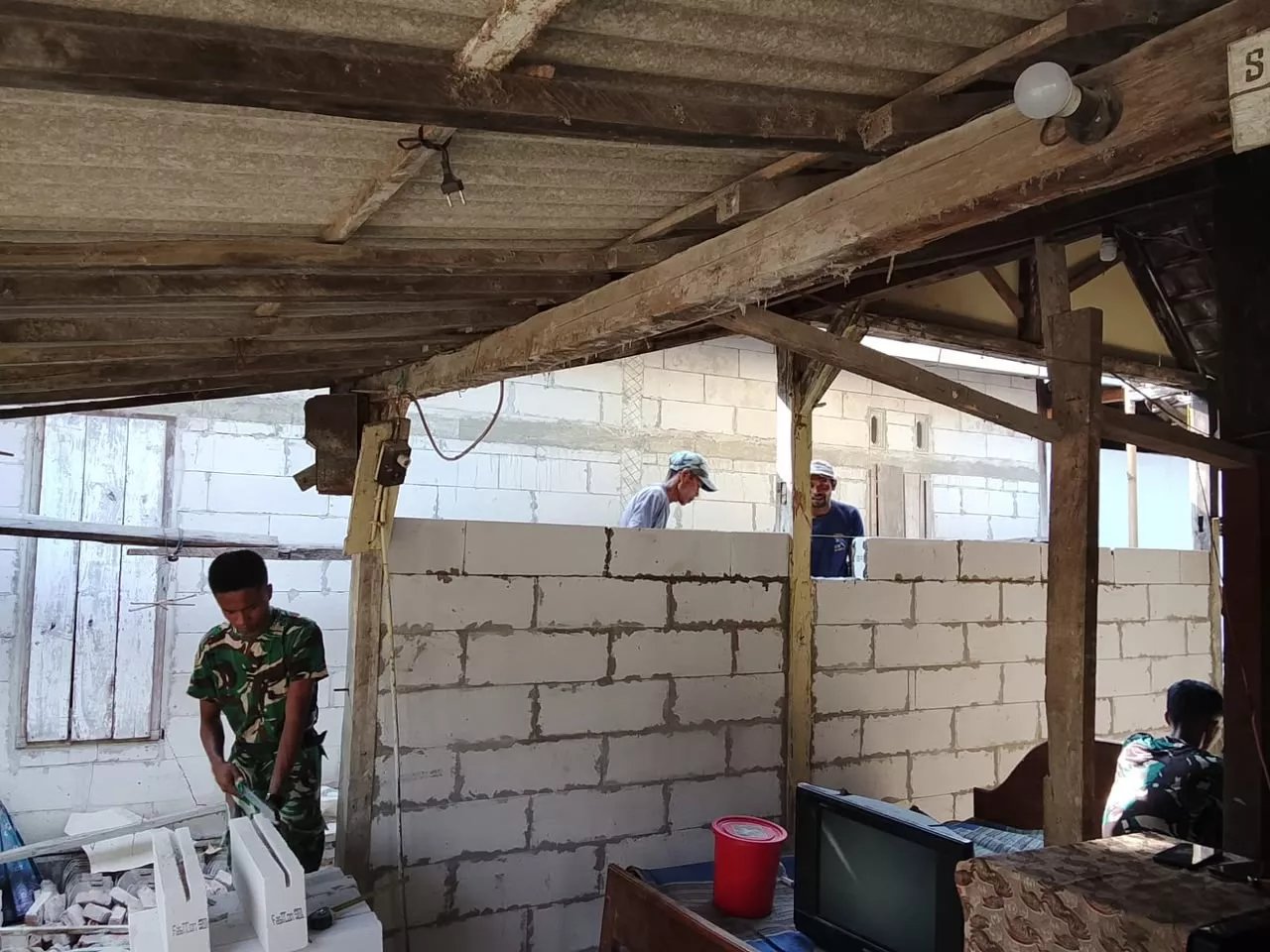 TMMD ke-130 Kodim Jombang Rehabilitasi Rumah Warga Desa Klitih