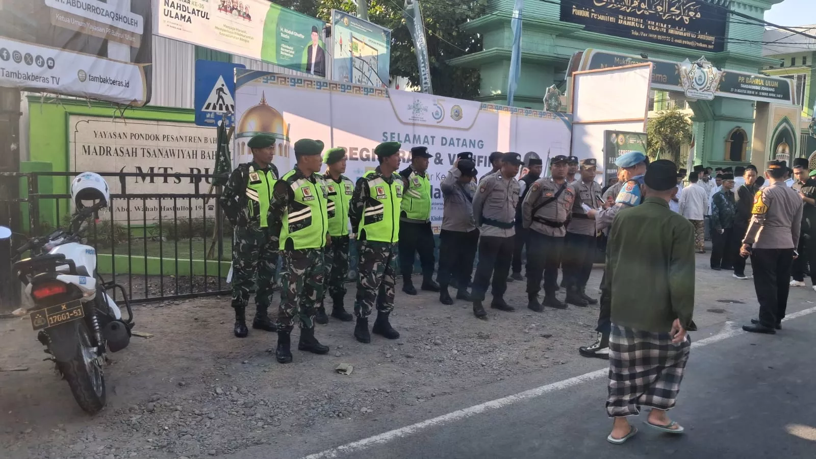 Koramil Kabuh Kawal Muktamar NU ke-35 di Jombang