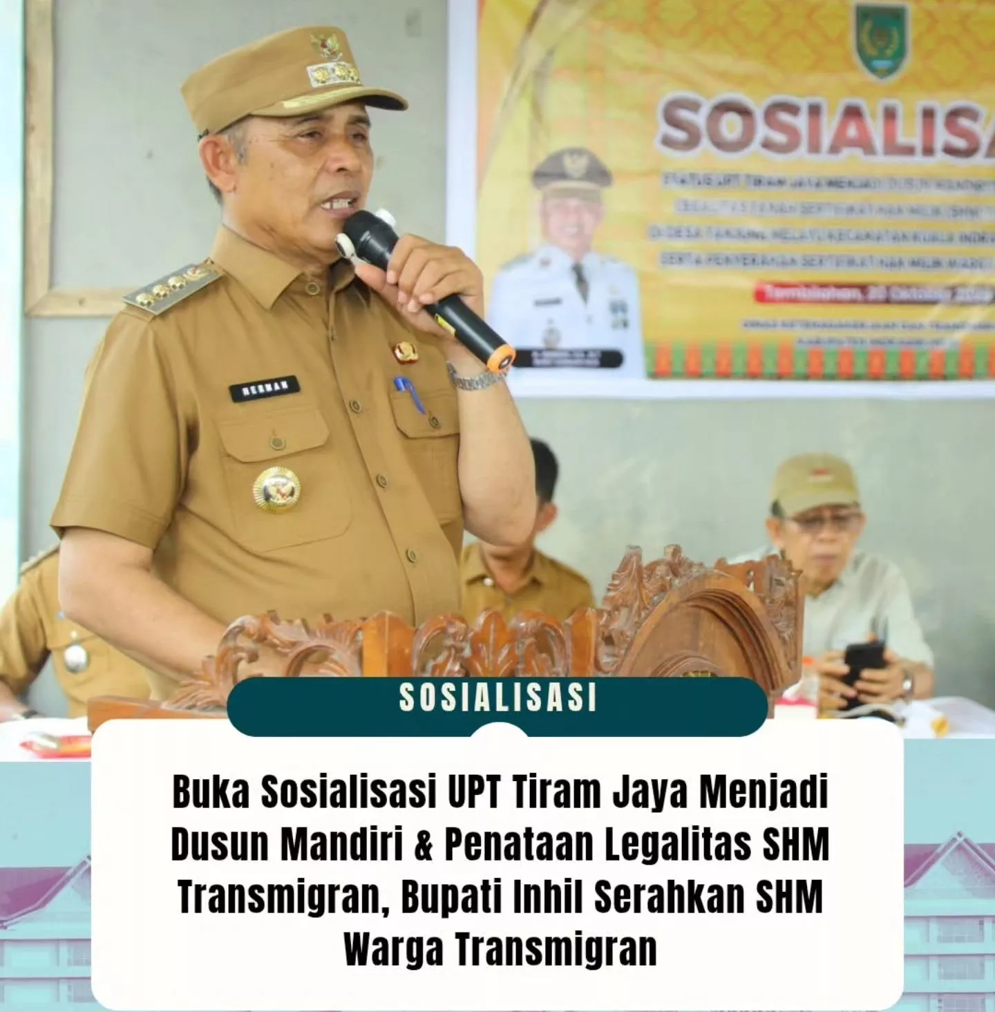 Bupati Inhil Serahkan SHM Transmigran dan Resmikan Listrik 24 Jam