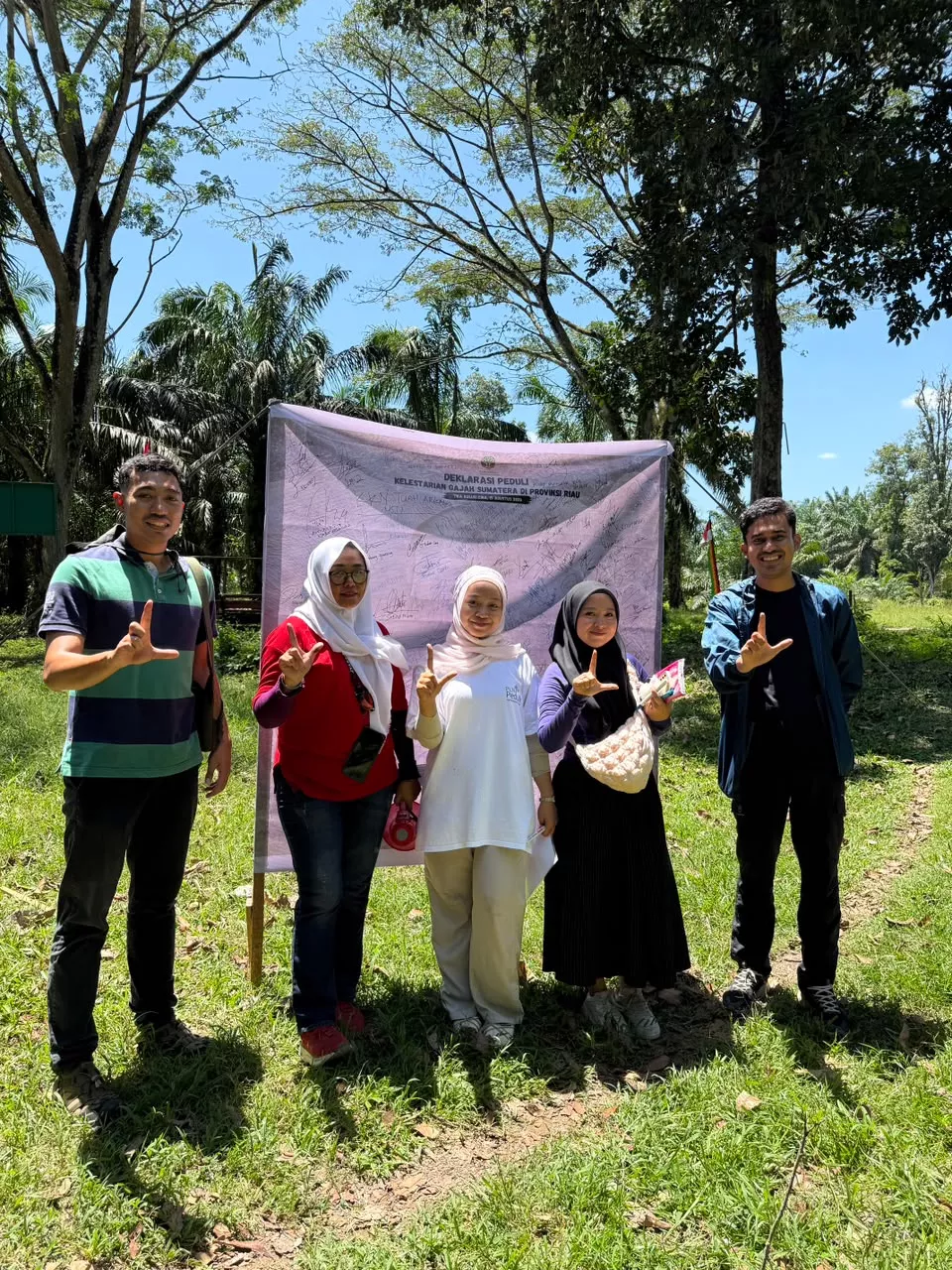 Semangat Hari Pelanggan Nasional, PLN Nusantara Power UP Tenayan Bersama Rimbawan Riau Jaga Kelestarian TWA Buluh Cina