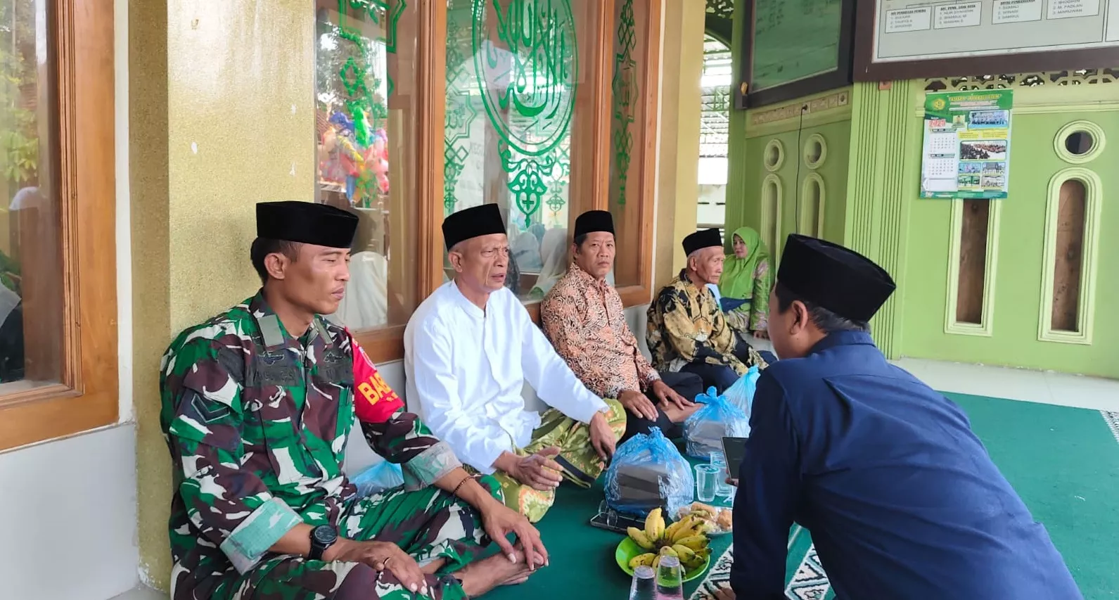 Babinsa Mojowarno Intensifkan Komsos dengan Warga Sidokerto