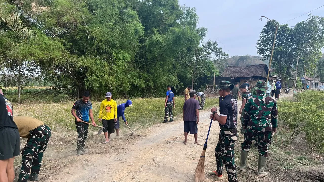 Satgas TMMD Kodim Jombang Gelar Karya Bakti Bersama Warga Klitih