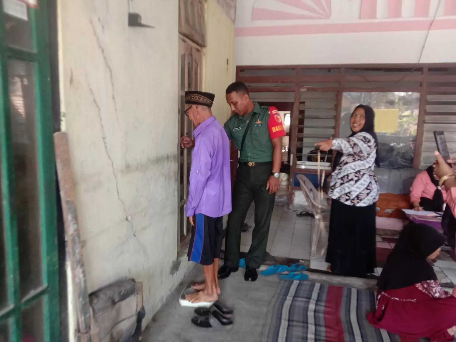 Babinsa Kudu Dampingi Posyandu Lansia di Desa Ketapangkuning