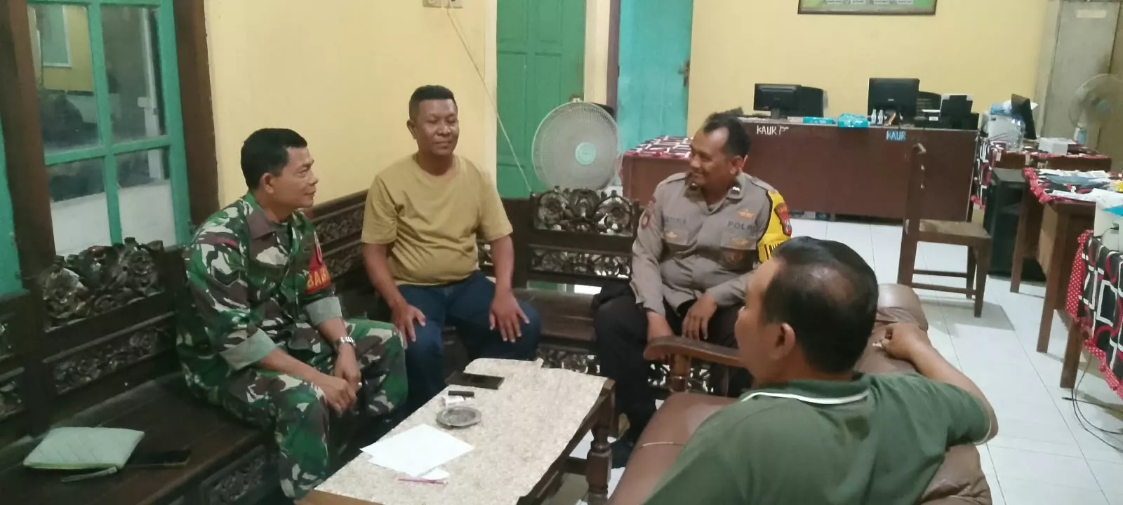 Babinsa Jogoroto Intensifkan Komsos dengan Warga