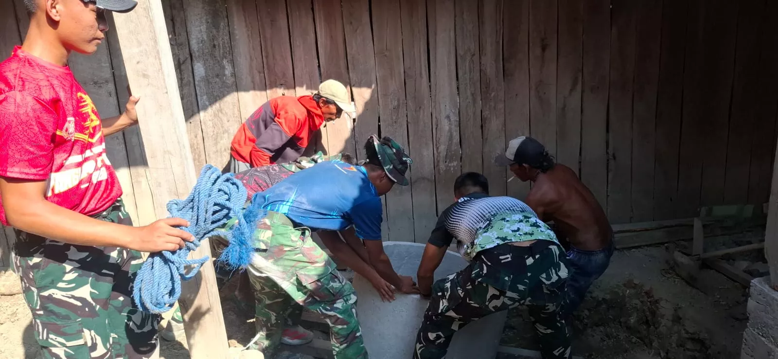 TMMD ke-130 Bangun MCK Layak bagi Buruh Tani di Jombang
