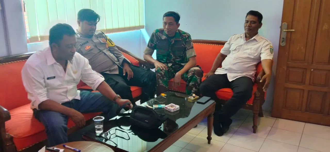 Babinsa Ploso Lakukan Komsos dengan Perangkat Desa Kebonagung