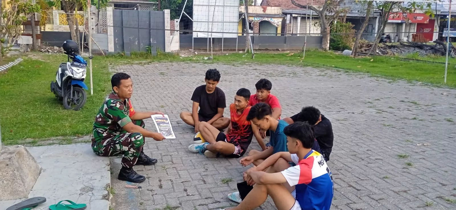Babinsa Koramil Megaluh Sosialisasikan Rekrutmen TNI AD