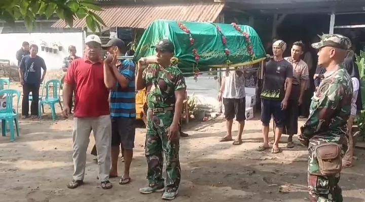 Danramil Mojoagung Beserta Anggota Laksanakan Takziah ke Rumah Warga