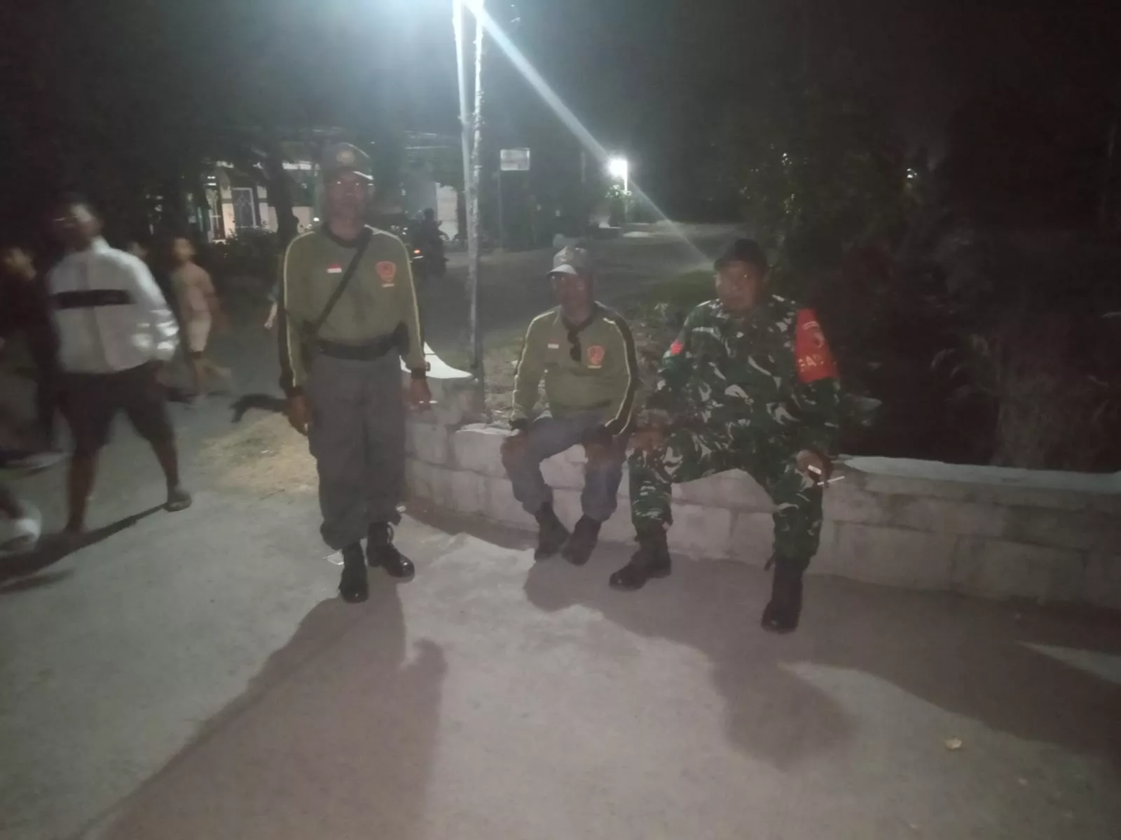 Babinsa Kesamben Pantau Kesiapan Linmas Watudakon