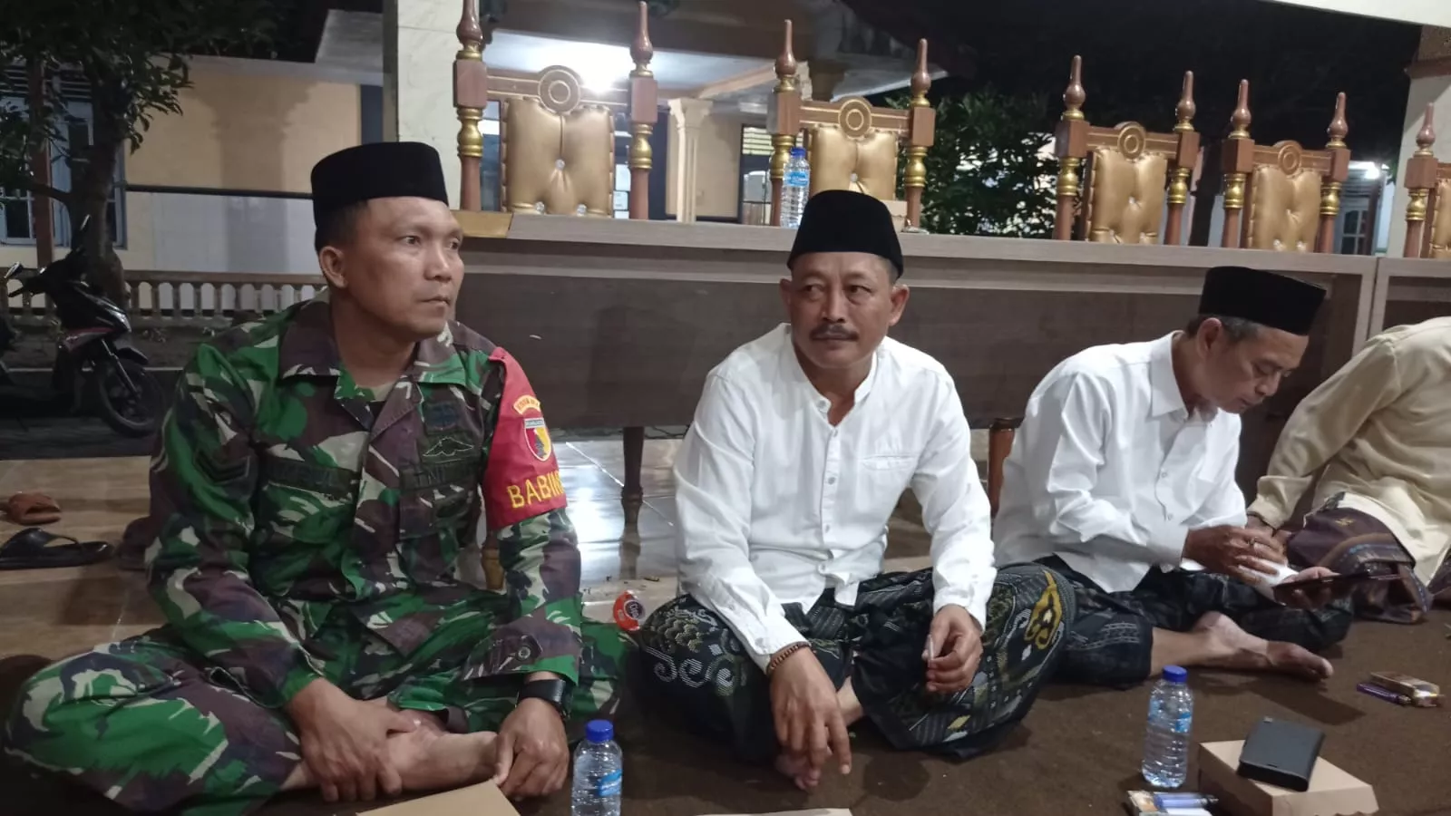 Babinsa Jogoroto Sertu Samsul Intensifkan Komsos dengan Tokoh Masyarakat