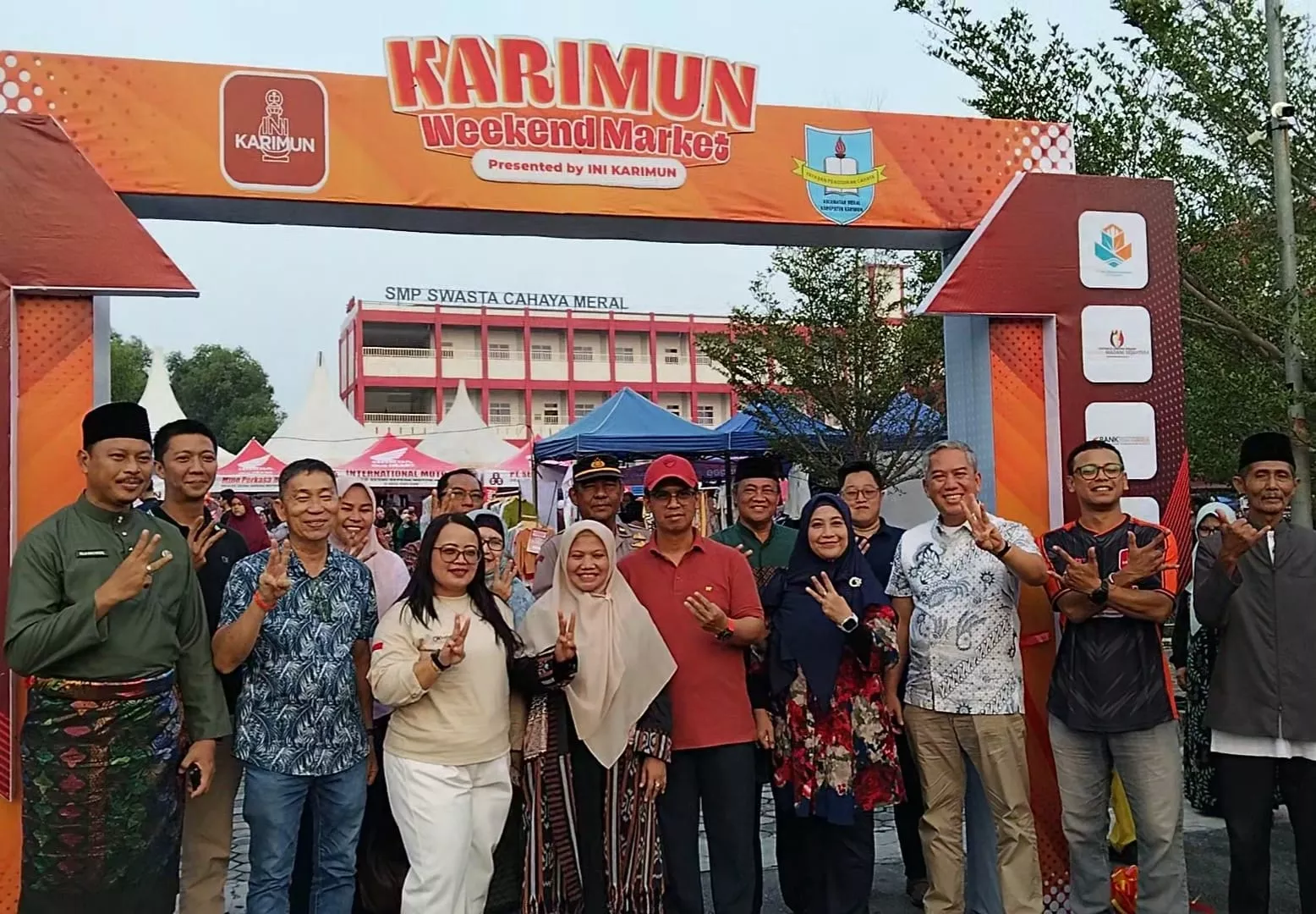 Dorong Kebangkitan UMKM, Bupati Iskandarsyah Sebut, Karimun Weekend Market, Jadi Magnet Wisata Baru.