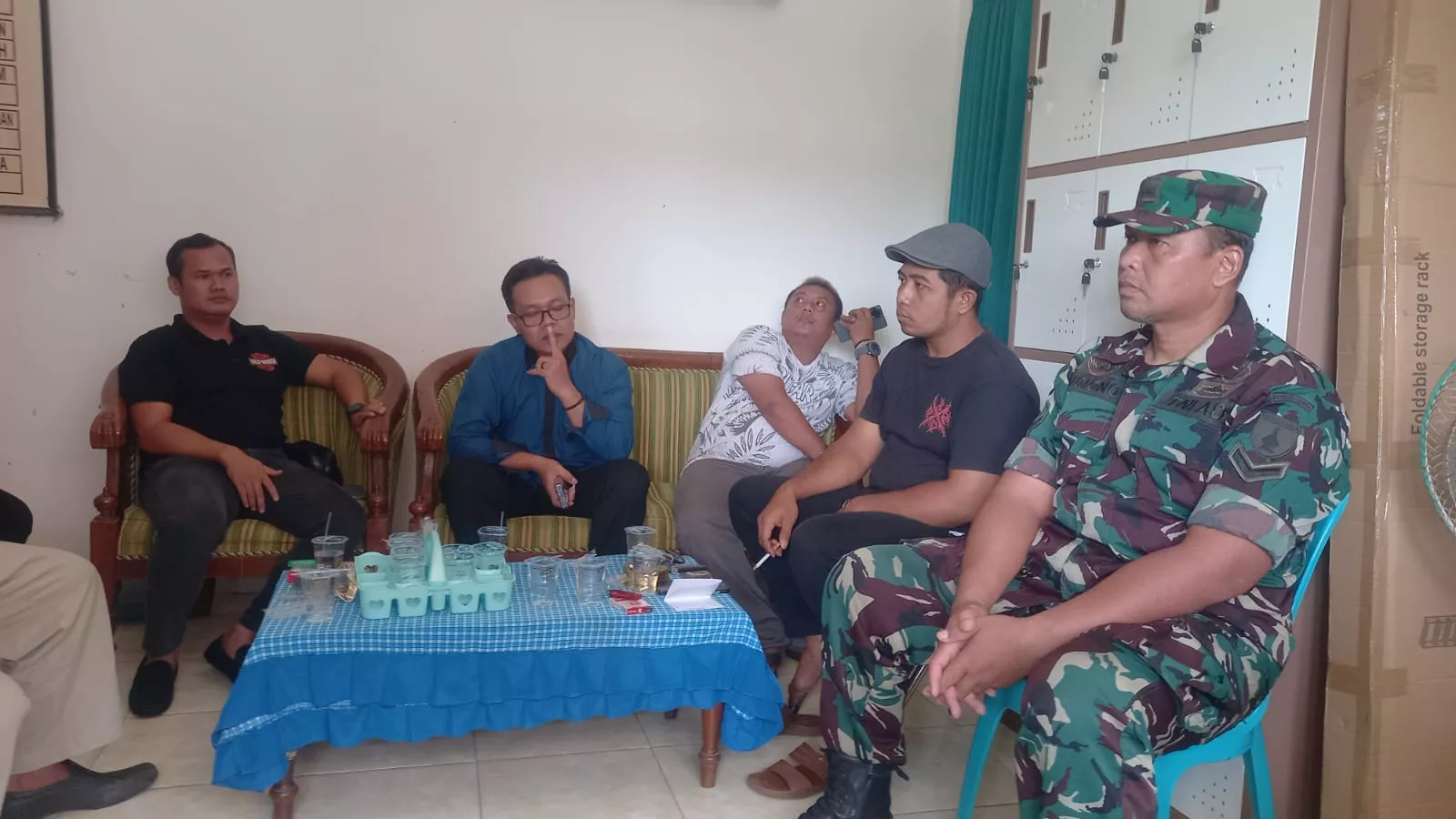 Babinsa Jogoroto Intensifkan Komsos di Desa Tambar