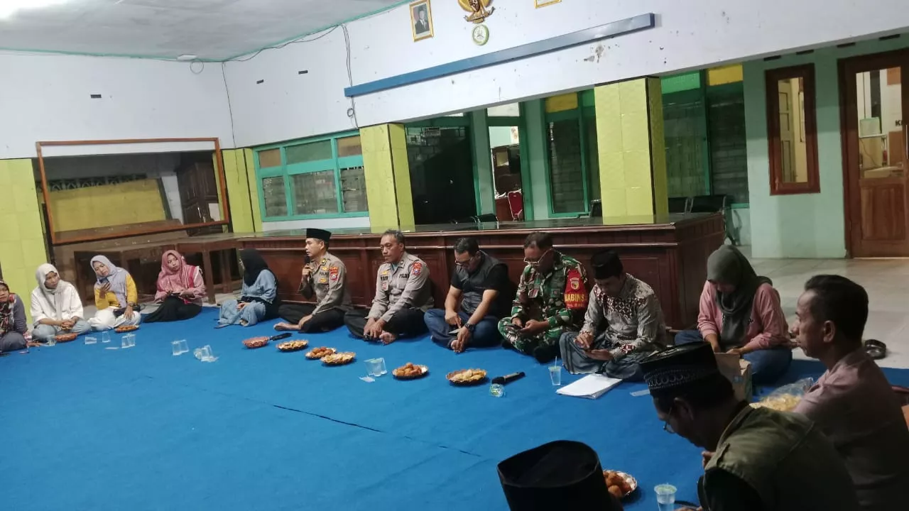 Babinsa Koramil Diwek Ikut Musdes Bulurejo Bahas Pembangunan Desa