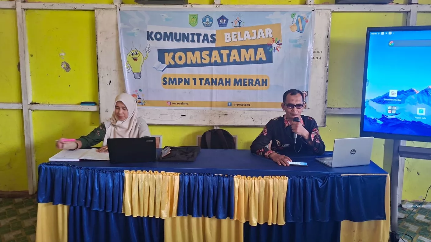 SMPN 1 Tanah Merah Dorong Guru Melek Teknologi lewat Kombel