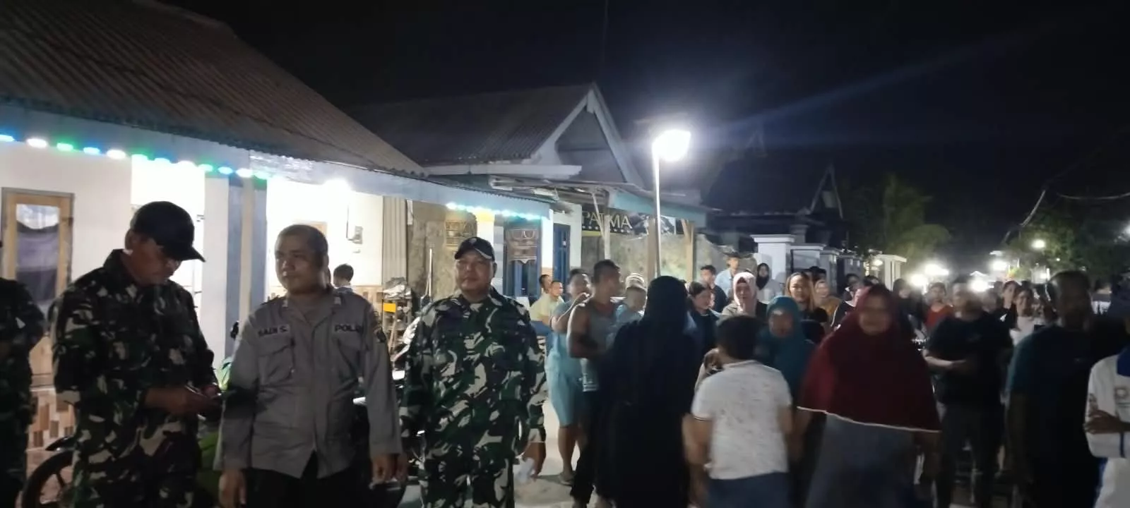 Babinsa dan Polsek Tembelang Amankan Panggung Hiburan di Pulorejo