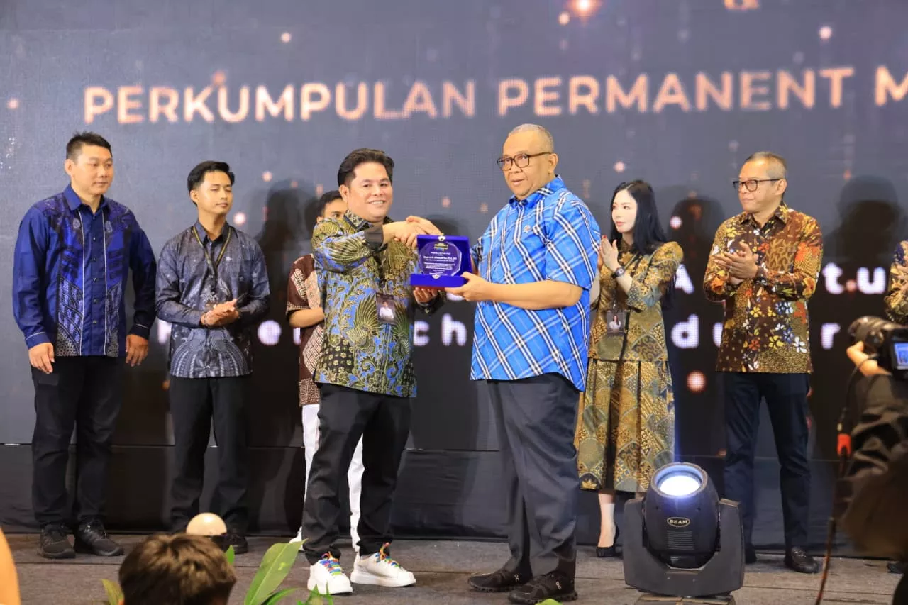 Wamenaker: Sertifikasi Kompetensi Kunci Utama Tenaga Kerja Permanent Makeup