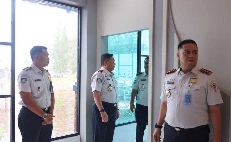 Kakanwil Imigrasi Riau Monev Sarana TPI Pelabuhan Bengkalis