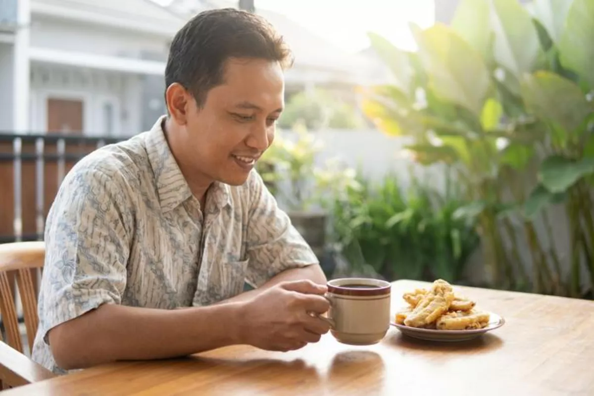 Tips Ngopi Aman untuk Lambung bagi Pekerja Kantoran
