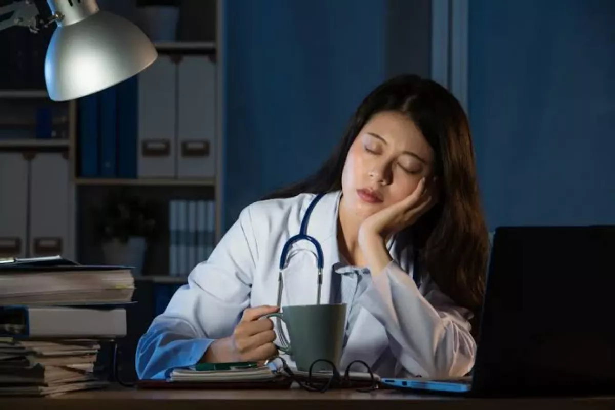 Tips Mengatur Pola Tidur untuk Pekerja Shift Malam