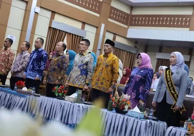 Parenting Cerdas, Orang Tua Sigap, Wawako Azhar Dorong Penguatan Peran Keluarga