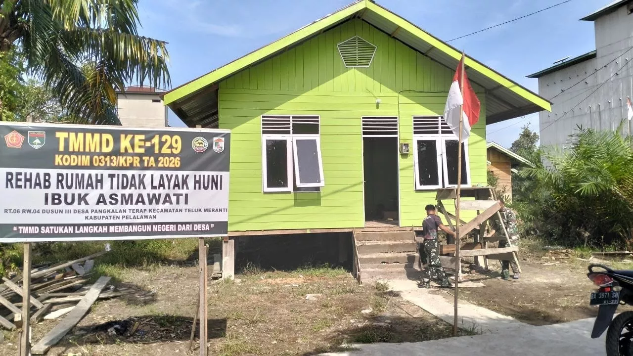 Memasuki H-6 TMMD ke-129 Kodim 0313/KPR, Pembangunan RTLH Ibu Asmawati Masuki Tahap Finishing dan Pengecatan