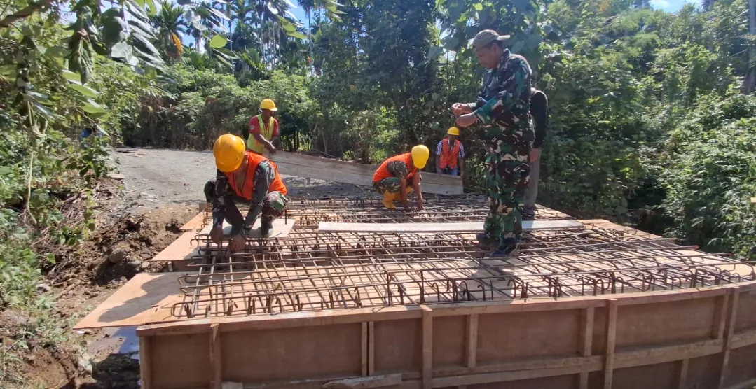 Satgas TMMD Ke-129 Kodim 0102/Pidie Perkuat Struktur Jembatan, Pemasangan Bekisting Box Culvert Dikebut