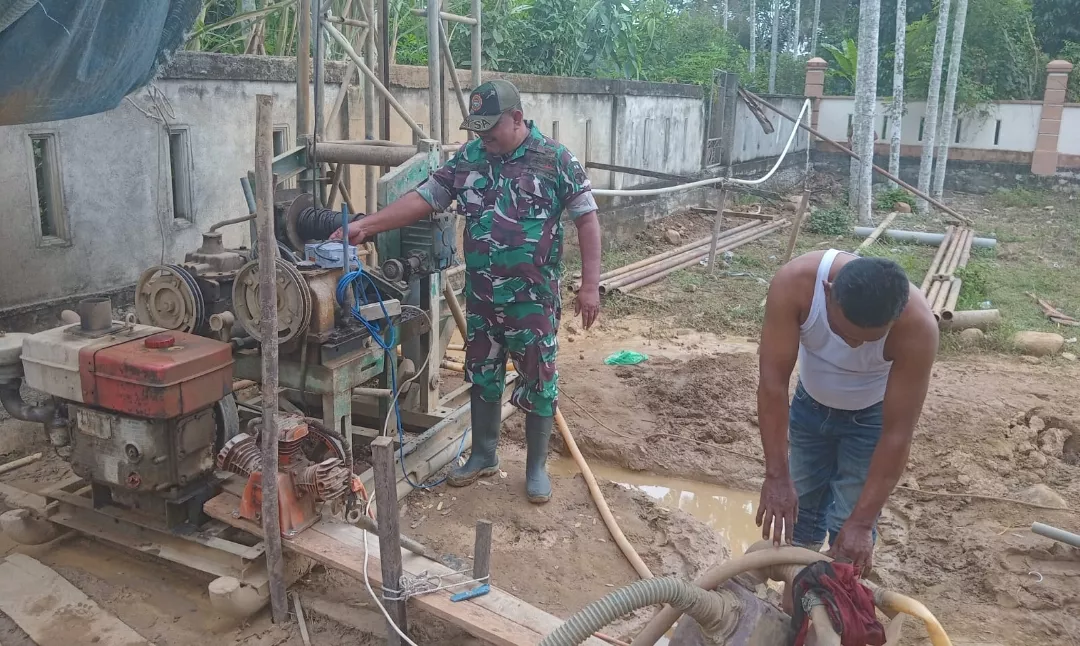 Sumur Bor TMMD Ke-129 Terus Diperdalam, Satgas Optimistis Penuhi Kebutuhan Air Bersih Warga dan Masjid