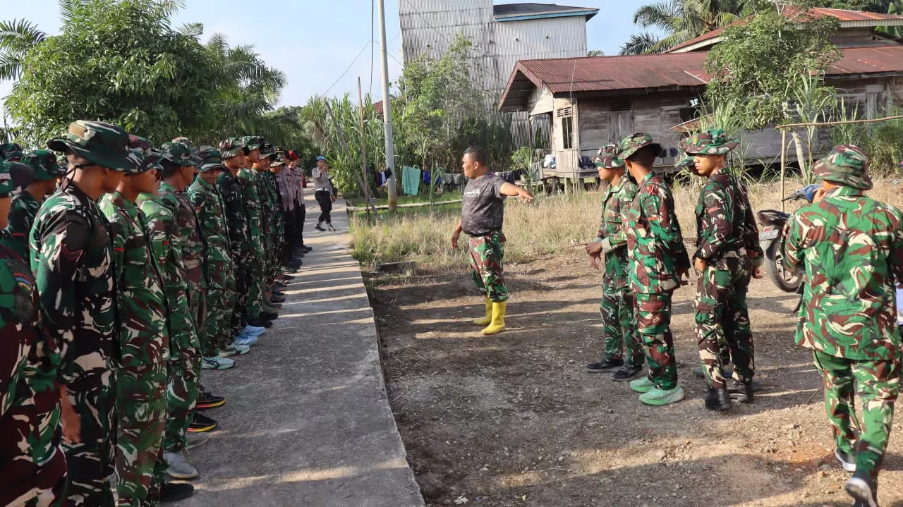 Awali Tugas Dengan Disiplin, Lettu Inf Feby Harahap Pimpin Apel Pagi, Berikan Arahan Dan Semangat Kepada Tim Satgas TMMD