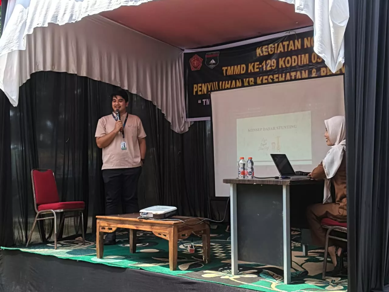 Cegah Stunting dan Sehatkan Keluarga, Satgas TMMD Ke-129 Kodim 0313/KPR,Gelar Penyuluhan KB Kesehatan di Pangkalan Terap