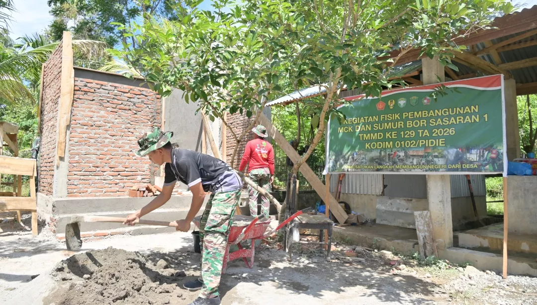 Pembangunan Fasilitas MCK Masuki Tahap Pemasangan Batu Bata dan Plester Dinding