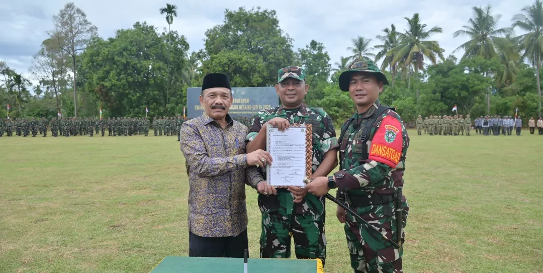 Dansatgas  Bersama Bupati Tanda Tangani Naskah Serah Terima Pelaksanaan TMMD ke-129 Kodim 0102/Pidie