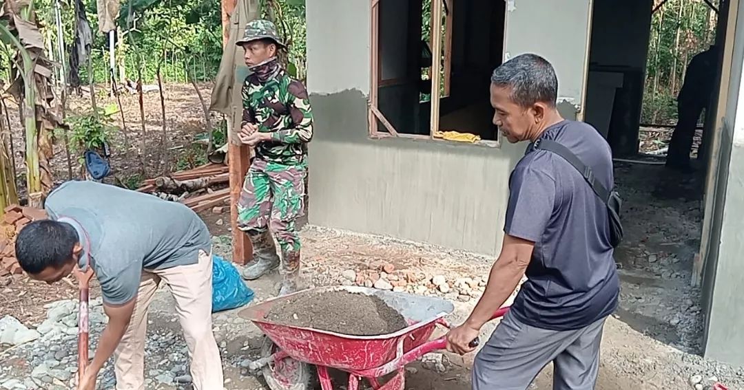 Rumah Nyak Ubit Perlahan Bangkit, Satgas TMMD ke 129 Wujudkan Hunian Layak untuk warga Kurang Mampu