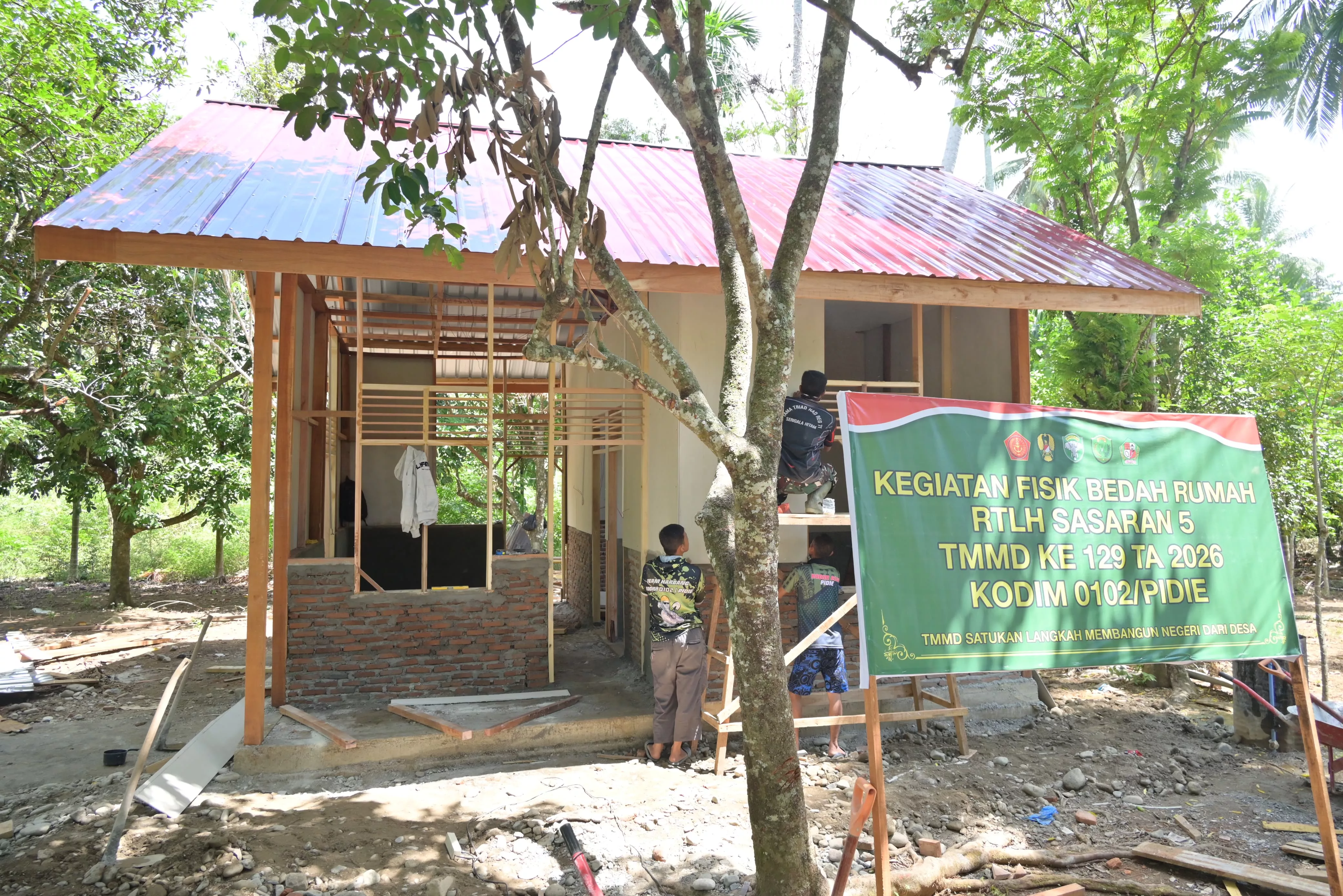 Rumah Impian Rabumah Amin Mulai Terwujud, Rehab RTLH TMMD ke-129 Kodim 0102/Pidie Tembus 51 Persen
