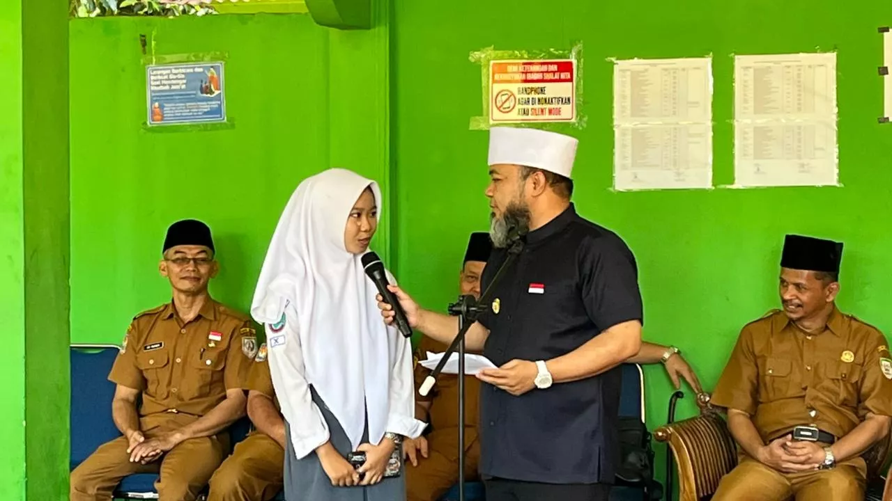 Retreat Merah Putih Pelajar Resmi Dimulai, Gubernur Helmi Hasan Dorong Pendidikan Berkarakter