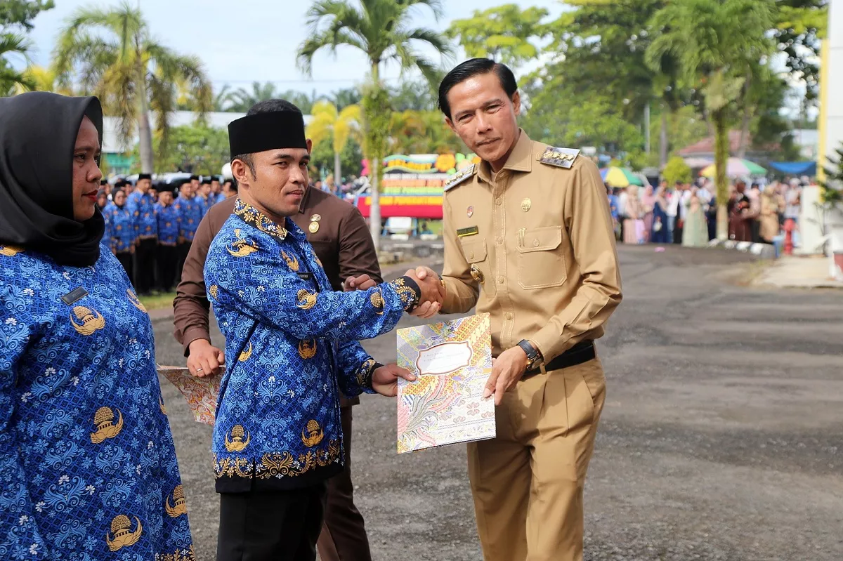 Lantik 744 PPPK Paruh Waktu, Bupati Gursil Minta Tingkatkan Layanan Publik