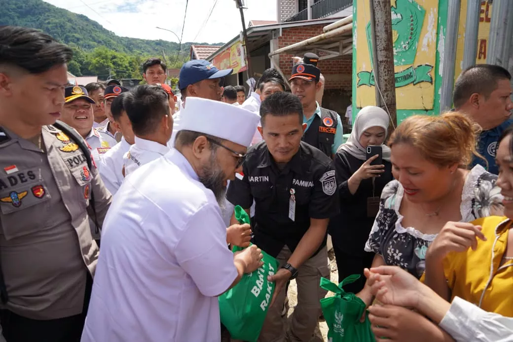 Aksi Cepat Helmi Hasan! Bantuan Rp102 Juta Langsung Digelontorkan untuk Korban Banjir Bandang di Lebong
