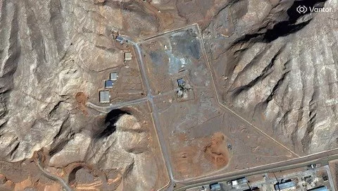 Citra Satelit Ungkap Iran Diam-Diam Bangun Perisai Beton, Ketegangan dengan AS Meningkat